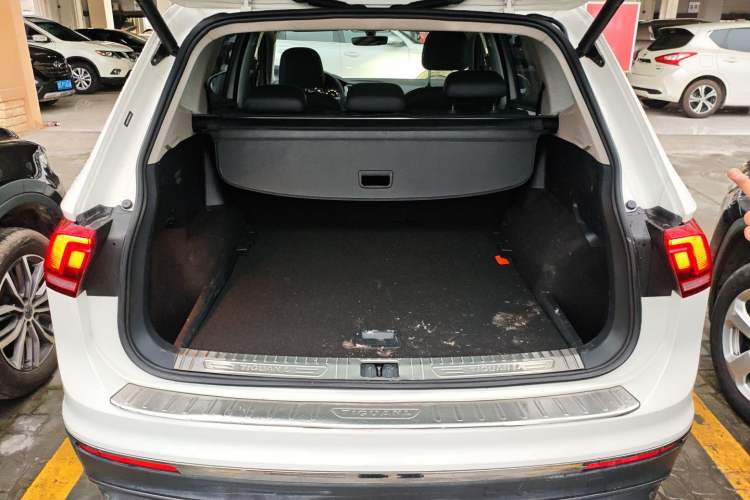 Used Volkswagen Tiguan L 2019 330TSI Automatic Two-Wheel Drive Smart Luxury Version China V Emission Standard