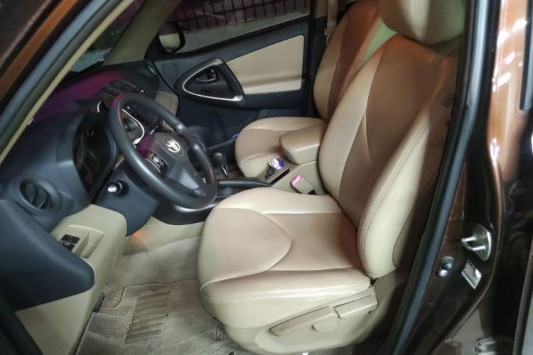 Used Toyota RAV4 2013 Special Edition 2.0L Automatic Classic
