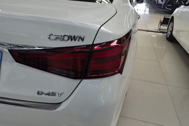 Used Toyota Crown 2017 2.0T Sport Edition
