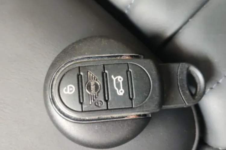 Used MINI 2016 1.2T ONE Pioneer Edition Vehicle Key