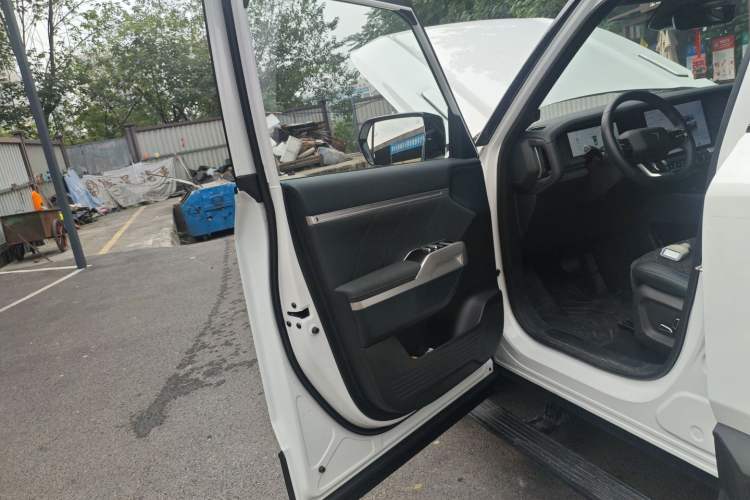 Used Deepal G318 2024 Four-Wheel-Drive Air Suspension Model