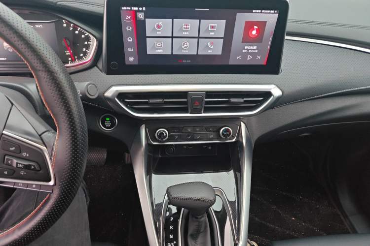 Used SAIC MAXUS G50 2019 1.5T First Edition Automatic Luxury Version 7 Seats Audio And AC Panel