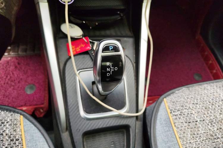 Used BYD Yuan New Energy 2018 EV360 Smart Connect Cool Edition Gear Lever