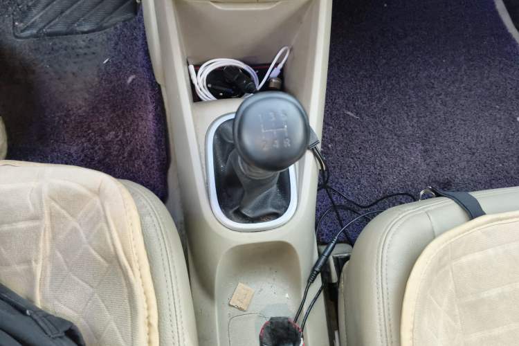 Used Venucia R50 2013 1.6L Manual Luxury Edition
