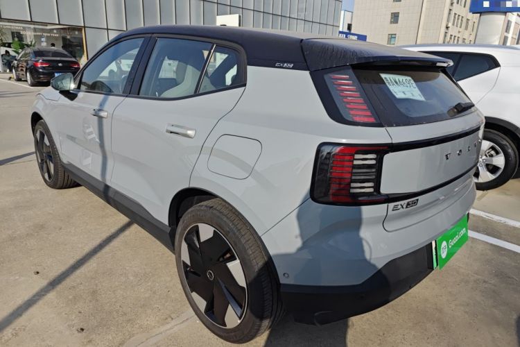 Used Volvo EX30 2025 Rear-Drive Long-Range Version Ultra
