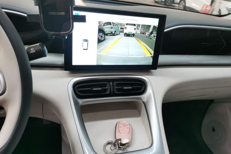 Used Geely Galaxy Geome 2025 410 km Free Version