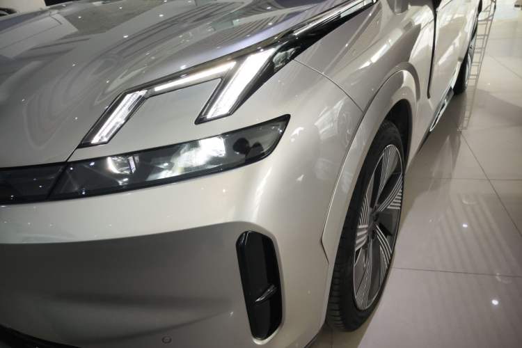 Used Lynk & Co 08 EM-P 2023 120km Long-Range Halo Left Front Headlight