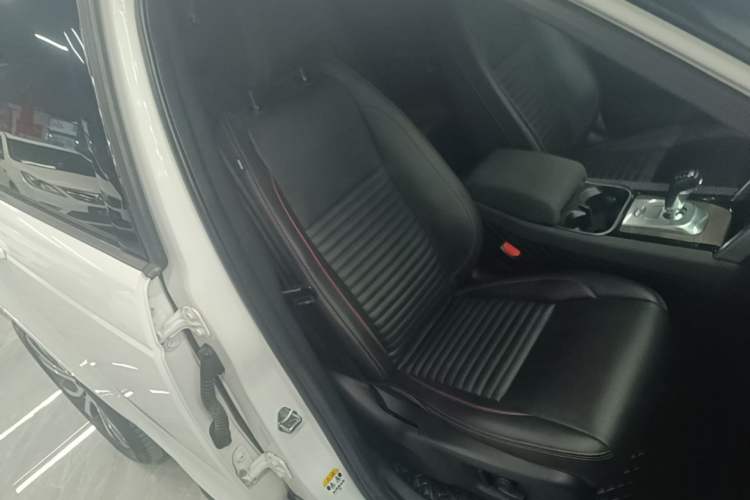 Used Land Rover Discovery Sport New Energy 2021 P300e Performance Tech Edition