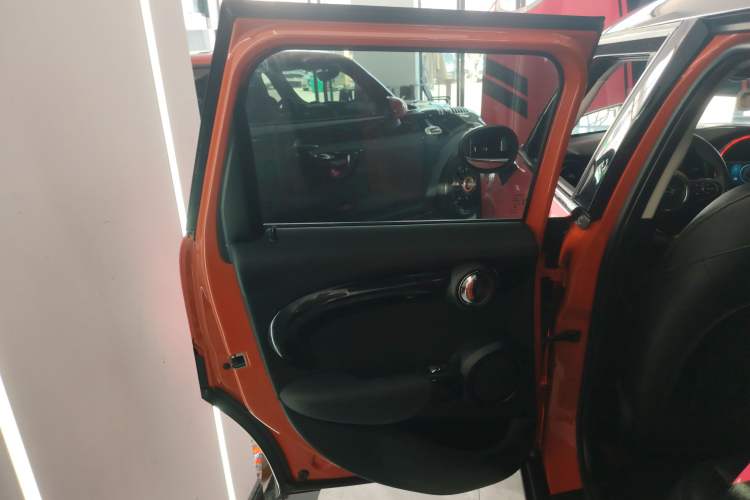 Used MINI MINI 2021 1.5T COOPER Classic Edition Five-Door Version