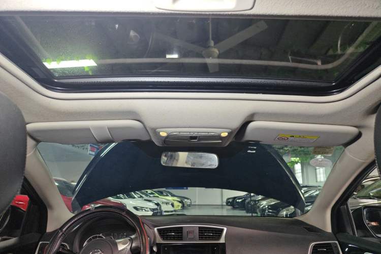 Used Nissan Sylphy 2019 1.6XV CVT Smart Connect Luxury Edition China V Standard Headliner