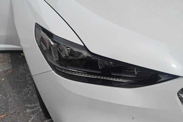 Used Wey VV6 2021 2.0T Two-Wheel Drive Smart Plus Right Front Headlight