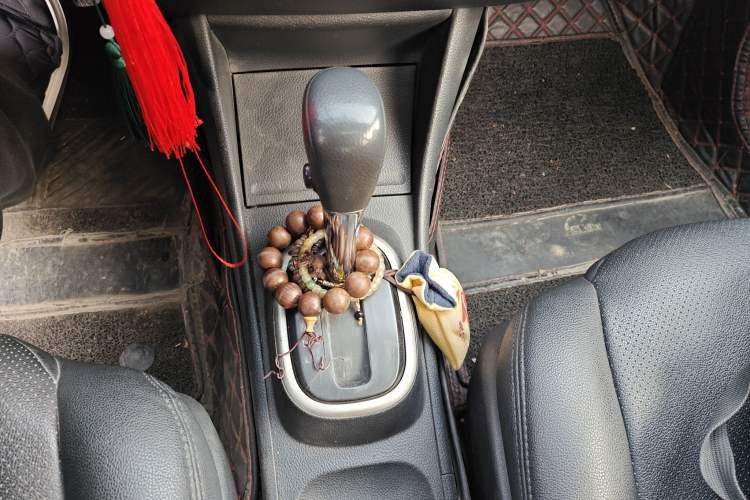 Used Nissan Sylphy 2018 Classic 1.6XE+ CVT Leading Edition Gear Lever