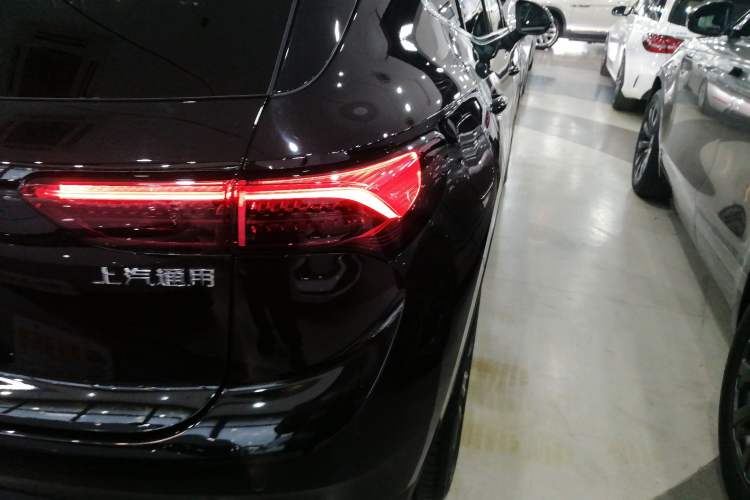 Used Buick Envision 2025 25T Entry-Grade Platinum Edition
