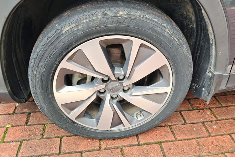 Used Geely Auto Haoyue 2020 1.8TD DCT Flagship 5-Seater Left Front Wheel Hub