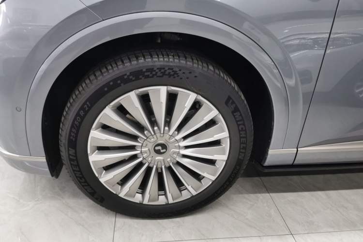 Used ONVO Luxeed L90 2025 Model—Max Six-Seater Version