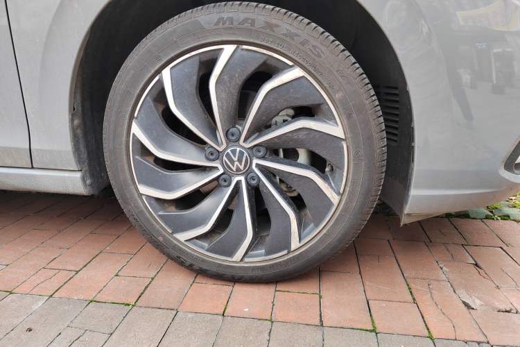 Used Volkswagen Golf 2021 280TSI DSG Pro First Edition Right Front Wheel Hub