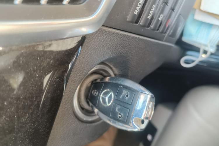 Used Mercedes-Benz E-Class 2010 E 300 L Fashion Model