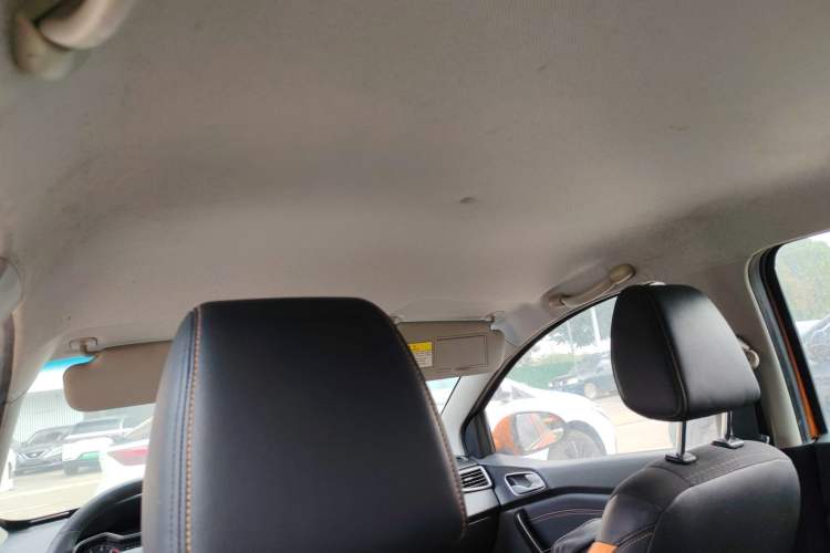 Used Baojun 310 2017 1.5L Automatic Fashion Model
