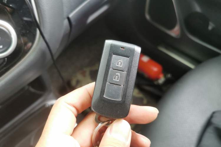 Used Mitsubishi Outlander 2018 2.0L Two-Wheel Drive Glory Edition 5 Seats