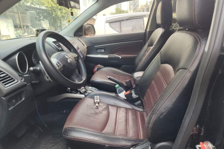 Used Mitsubishi ASX 2013 2.0L CVT Four-Wheel Drive Premium Edition Left Front Seat