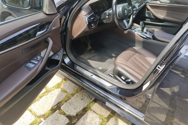 Used BMW 5 Series 2021 Facelifted 525Li M Sport Package
