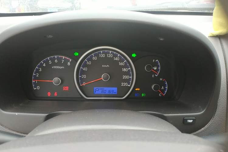 Used Hyundai Celesta 2015 1.6L Automatic Comfort Model Instrument Cluster