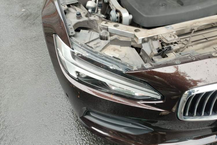 Used Volvo S90 2018 T4 Zhiyuan Edition Right Front Headlight