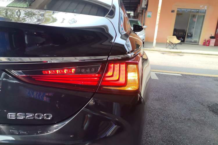 Used Lexus ES 2023 200 Excellence Edition