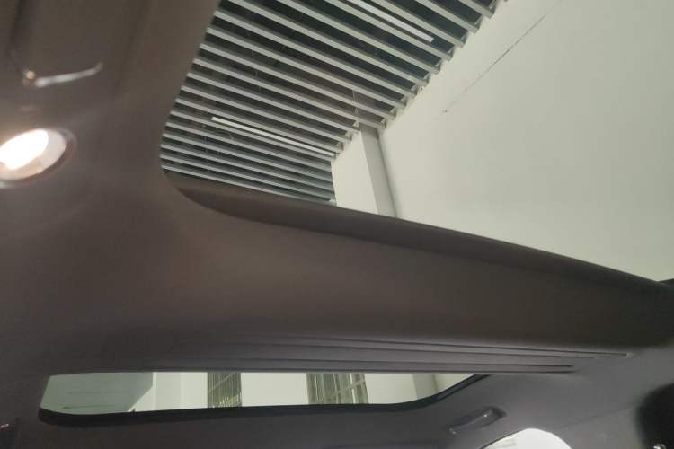 Used Hima AITO M8 2025 Extended-Range Ultra Version 53.4 kWh 6-Seater Edition
