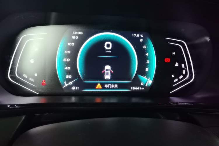 Used CHANGAN OSHAN X5 2021 1.5T DCT Prestige Edition Instrument Cluster