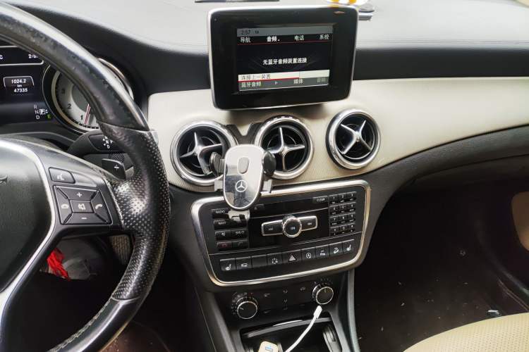 Used Mercedes-Benz GLA 2015 GLA 220 4MATIC Fashion Model