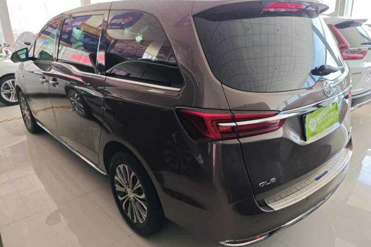 Used Buick GL8 2023 Facelifted Land Cruiser Executive Luxury Version