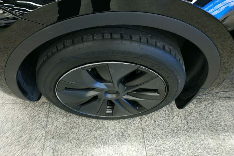 Used Tesla Model Y 2023 Rear-Wheel-Drive Version