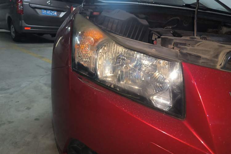 Used Chevrolet Cruze 2009 1.8L SE AT Right Front Headlight