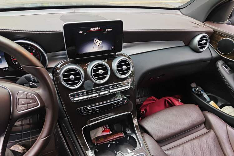 Used Mercedes-Benz GLC 2019 GLC 260 L 4MATIC Dynamic Model