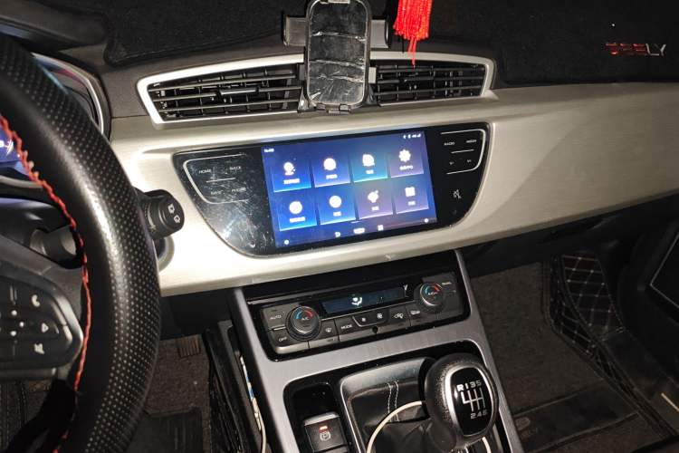 Used Geely Auto Emgrand X7 Sport 2021 Million Edition 1.8TD Manual Two-Wheel Drive Comfort Model