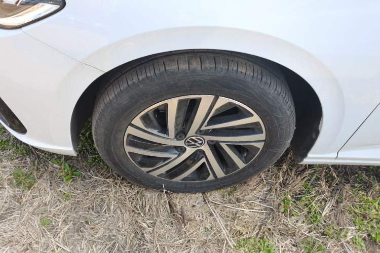 Used Volkswagen Lavida 2024 300TSI DSG Starry Sky Leading Edition Left Front Wheel Hub