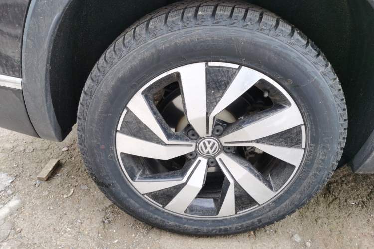 Used Volkswagen Tayron 2020 280TSI Two-Wheel Drive Luxury Connect Edition Right Rear Wheel Hub