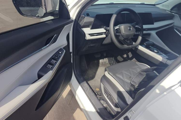 Used CHANGAN CS75 PLUS 2023 3rd Generation 1.5T Automatic Prestige Model
