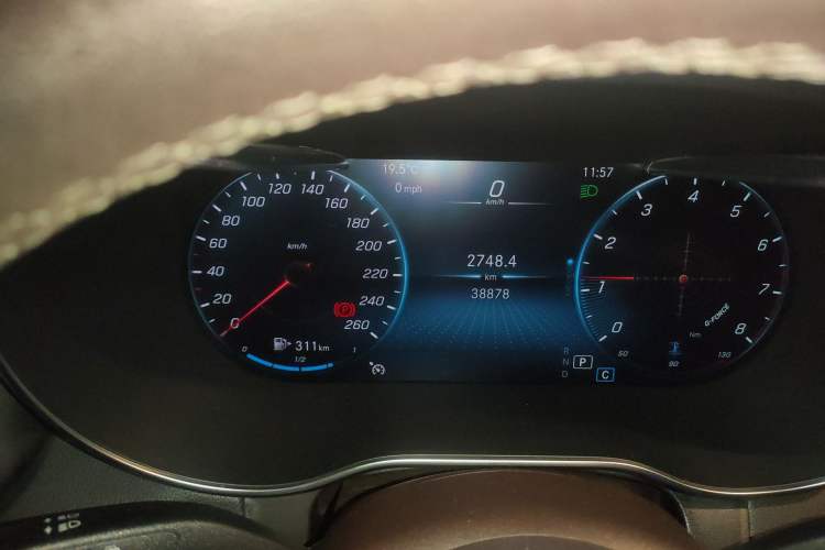 Used Mercedes-Benz GLC 2021 GLC 260 L 4MATIC Luxury Model Odometer Close Up