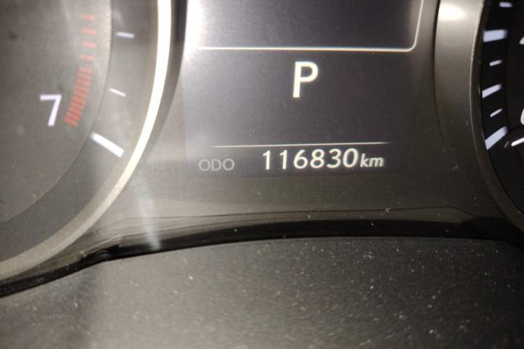 Used Lexus ES 2015 200 Elite Edition Odometer Close Up