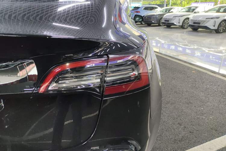 Used Tesla Model 3 2021 Performance High-Performance All-Wheel-Drive Version Right Rear Taillight