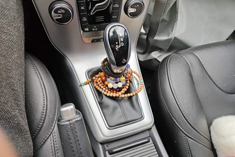 Used Volvo V40 2018 T3 Zhiya Edition