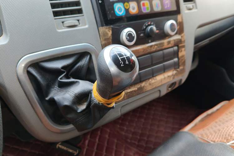 Used Foton Scenic G7 2017 2.0L Long-Wheelbase Commercial Van High Roof 2 Seats 4Q20M