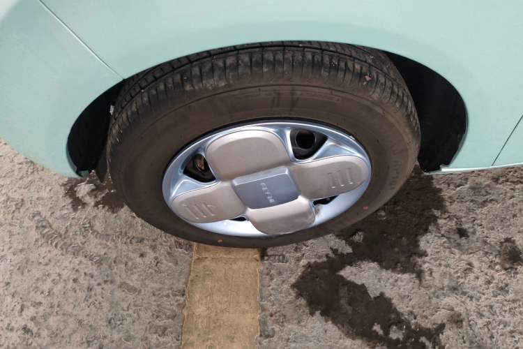 Used Geely Galaxy Panda 2024 Panda Mini 200km Endurance Bear Left Front Wheel Hub