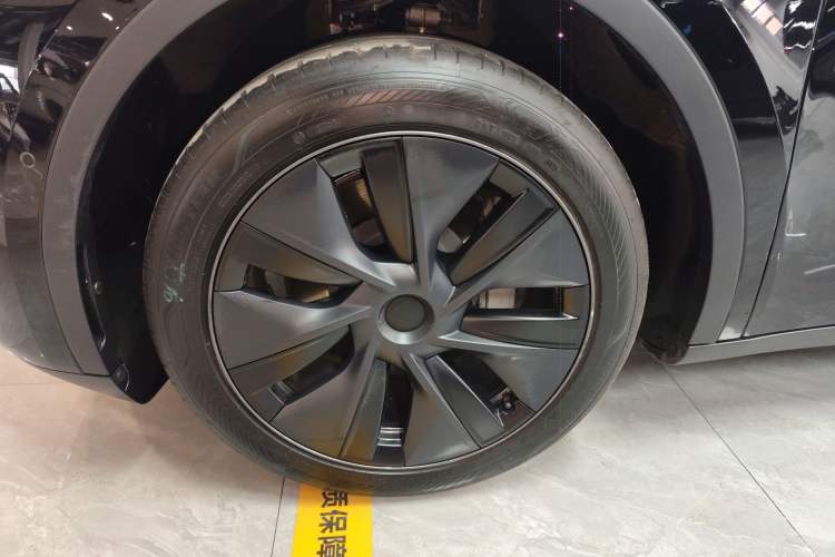 Used Tesla Model Y 2023 Rear-Wheel-Drive Version
