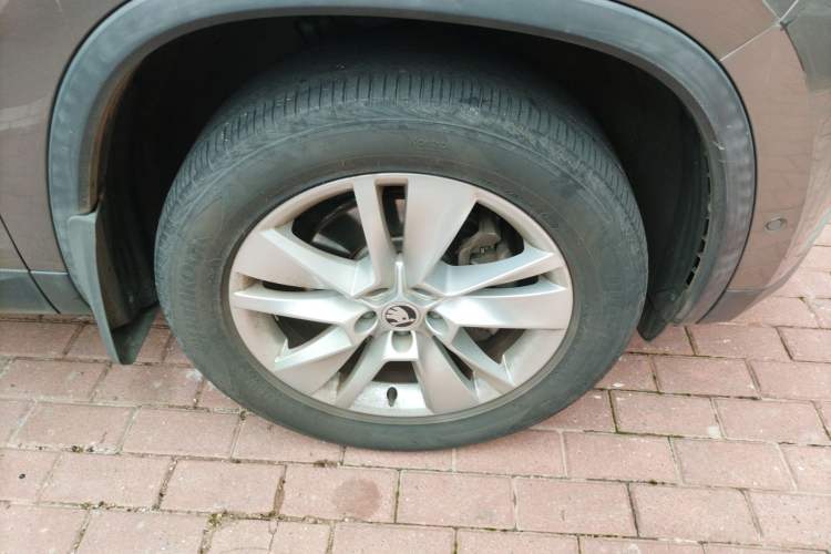 Used Skoda Kodiaq 2019 Facelifted TSI330 7-Seater Two-Wheel-Drive Luxury Enjoyment Edition China VI Standard
