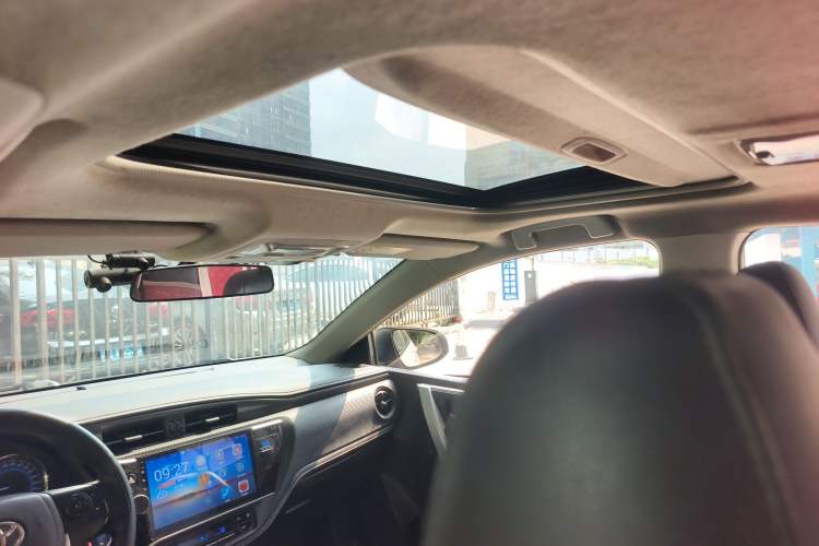 Used Toyota Levin 2017 Revised Dual-Engine 1.8H GS E-CVT Elite Sunroof Version China V Standard Headliner