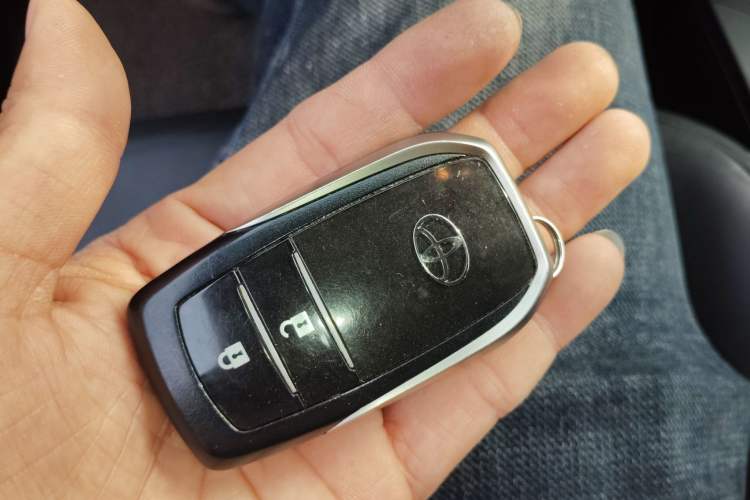 Used Toyota RAV4 2013 2.5L Automatic 4x4 Elite Edition Vehicle Key