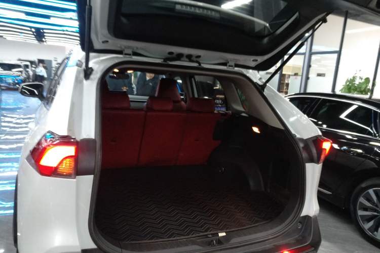 Used Toyota RAV4 2022 2.0L CVT Two-Wheel Drive Fashion Edition